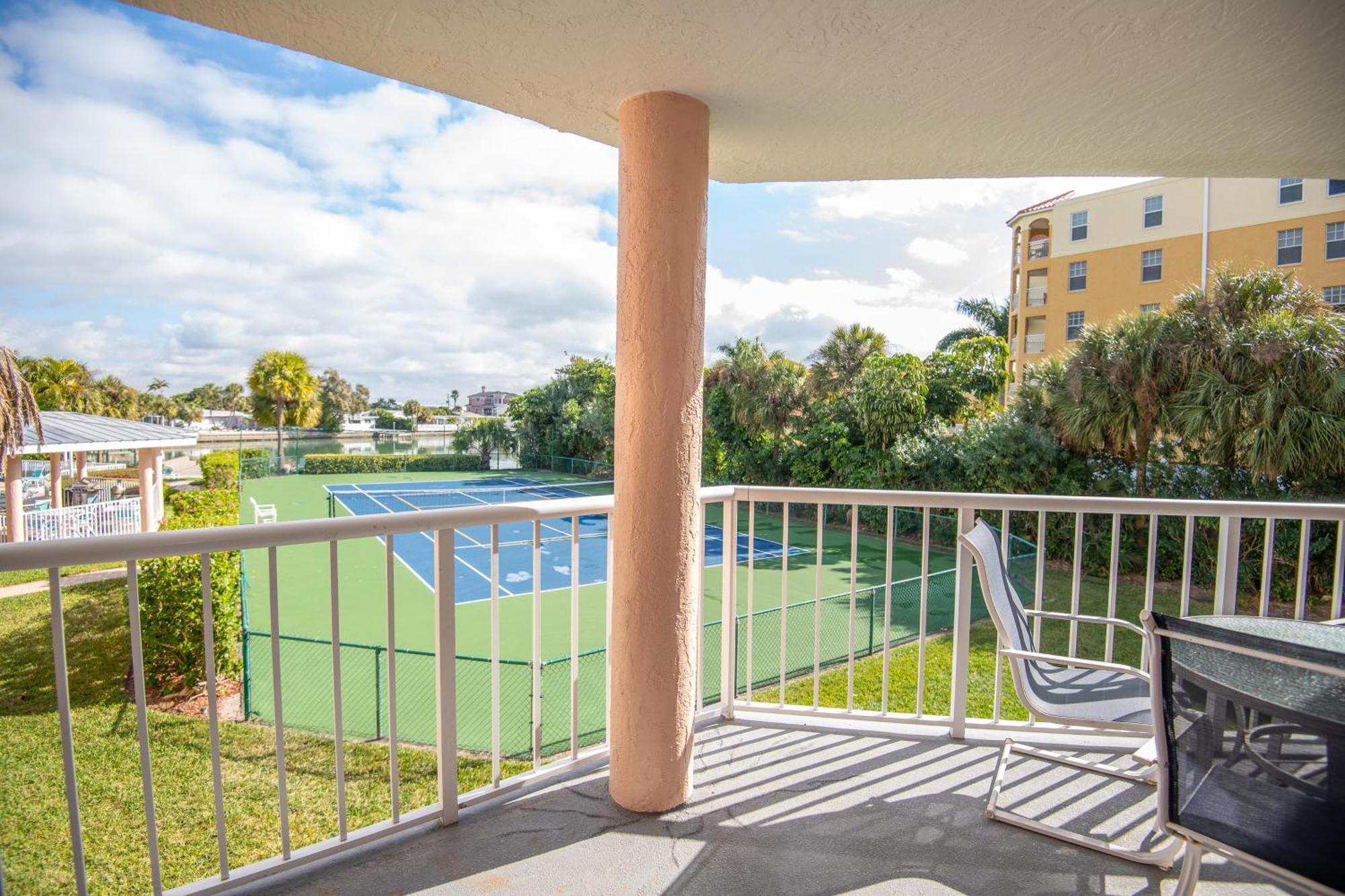 Open - Beach, Free Parking, Amenities, Family Friendly Villa St. Pete Beach Exterior photo