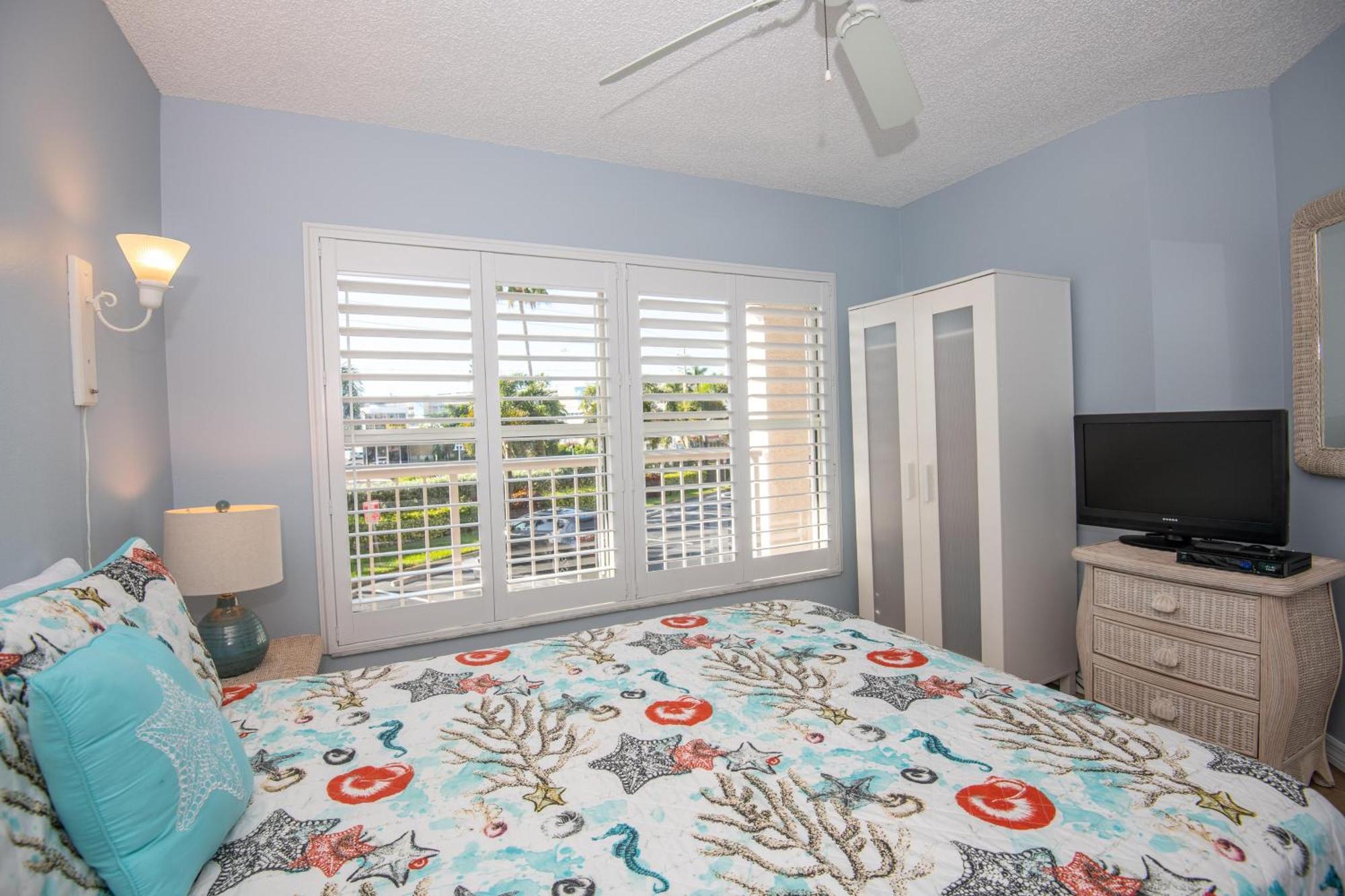 Open - Beach, Free Parking, Amenities, Family Friendly Villa St. Pete Beach Exterior photo